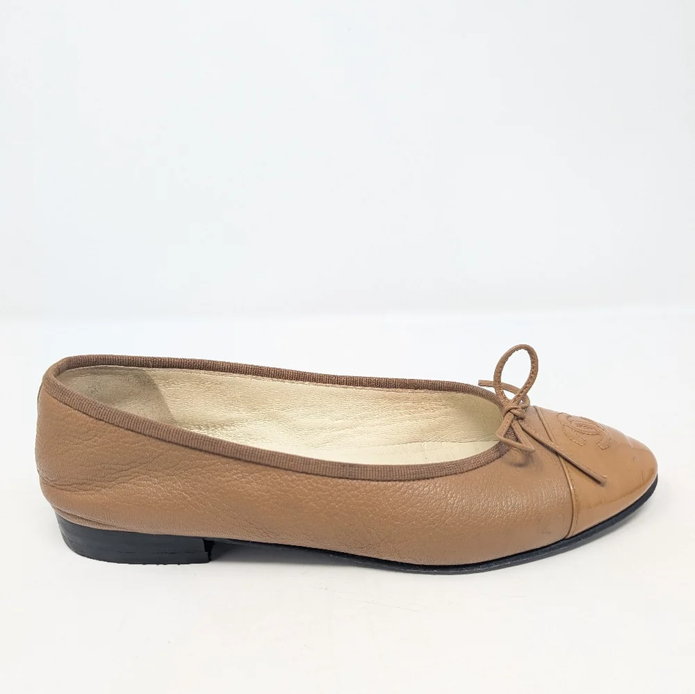 Chanel Tan Brown CC Leather Cap Toe Ballet Flats Ballerinas Size 38 - Picture 4 of 12